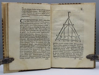 Miscellaneum Hyperbolicum, et Parabolicum: In quo praecipue Agitur de Centris Graitatis Hyperbolae, Partium Eiusdam