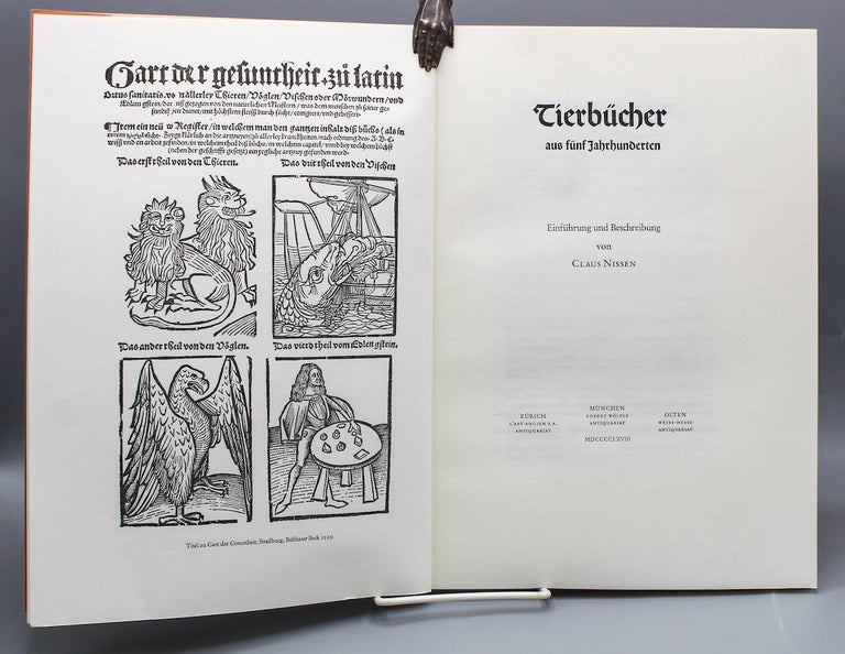 Item #17273 Tierbücher aus fünf Jahrhunderten. Claude Nissen.